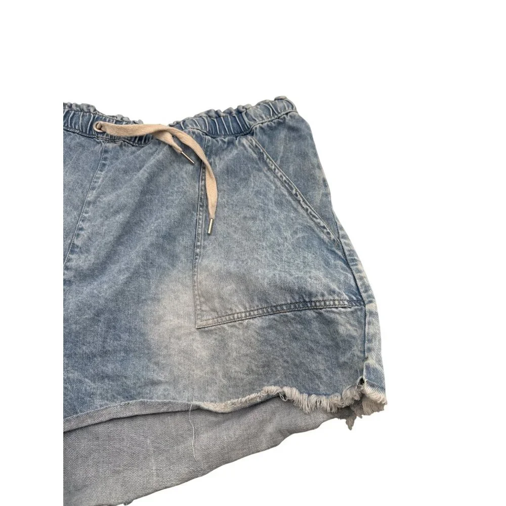 No Boundaries stylish flattering